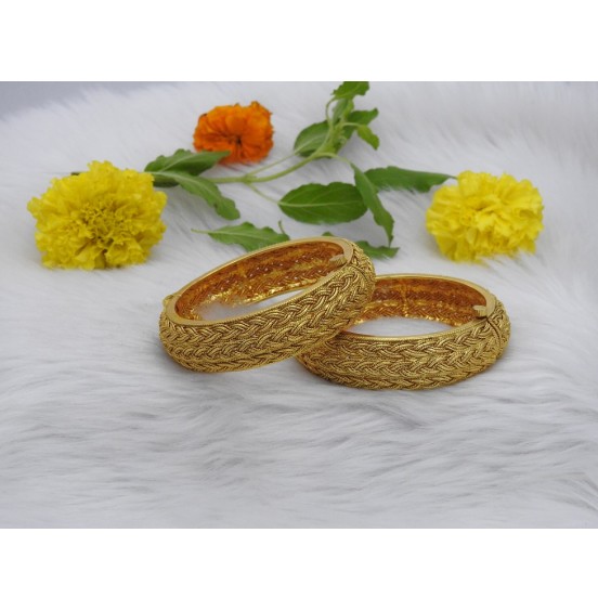 Thin Gold Bangle