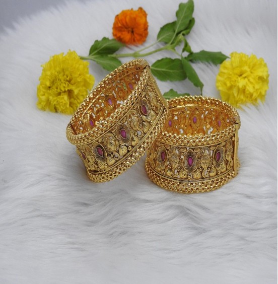 GANPATI DIVINE JEWEL ESSENCE GOLD ELEGANCE 2PCS BANGLES DISTINGUISHED WOMEN JEWLLERY