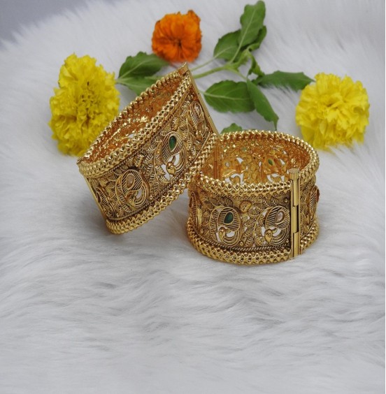 MAGNIFICENT WIDE GLEAM GREEN LCD HIGH-GOLD OPENABLE BANGLES 2PCS JEW 