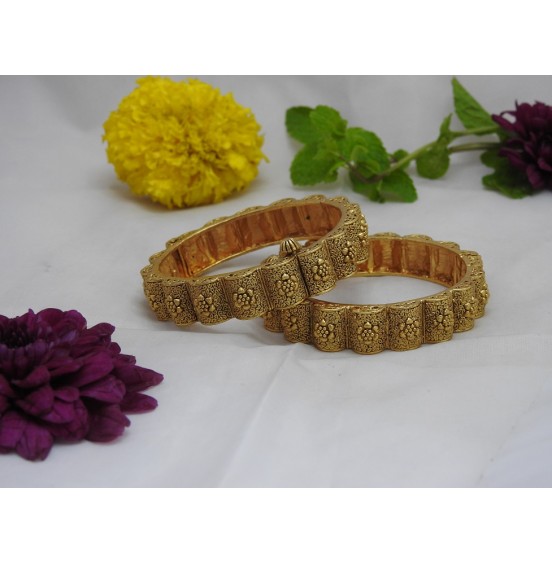 Classic High Gold Bangles